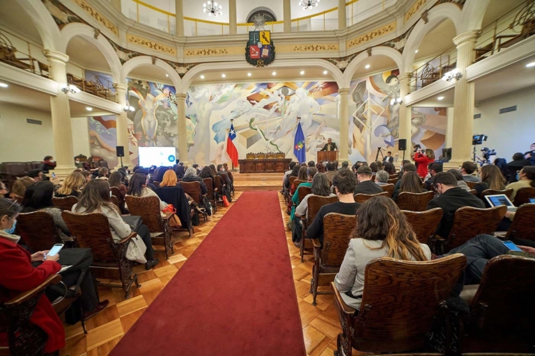 La UNESCO y la Fundación SM presentaron en Chile el informe Reimaginar